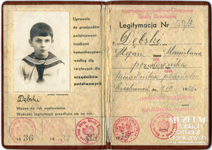 1. Tytuł: legitymacja kolejowa nr 59/3
2. Treść: legitymacja Stefana Dębskiego, członka rodziny strażnika granicznego 
3. Hasła przedmiotowe: Straż Graniczna, dokumentacja
4. Wytwórca: Mazowiecki Inspektorat Okręgowy Straży Granicznej
5. Czas powstania: 01.05.1935 r.
6. Miejsce sporządzenia: Polska, Warszawa
7. Materiał i technika wykonania: druk
8. Wymiary: 14 x 10 cm
9. Stan zachowania: dobry
10. Miejsce przechowywania/właściciel: Waldemar Bocheński