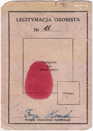 1. Tytuł: legitymacja osobista
2. Treść: legitymacja nr 11 st. szer. Henryka Fryca, podpisana przez nadkomisarza Kurasia - Komendant Obwodu Straży Granicznej Sambor 
3. Hasła przedmiotowe: Straż Graniczna, dokumentacja
4. Wytwórca: Komenda Obwodu Straży Granicznej Sambor
5. Czas powstania: 1938/1939 r.
6. Miejsce sporządzenia: Polska, Warszawa
7. Materiał i technika wykonania: druk wypełniony pismem ręcznym
8. Wymiary: brak danych
9. Stan zachowania: dobry
10. Miejsce przechowywania/właściciel: Waldemar Bocheński
