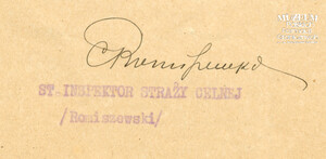 1. Tytuł tematu: Czesław Romiszewski
2. Opis obrazu: własnoręczny podpis Czesława Romiszewskiego na jednym z dokumentów Straży Celnej
3. Data wydarzenia: lata 20. XX w.
4. Osoby widoczne: brak danych
5. Hasła przedmiotowe: Straż Celna, kadra
6. Opis techniczny: oryginał, czarnobiałe
7. Autor: brak danych
8. Miejsce przechowywania/właściciel: Archiwum Straży Granicznej w Szczecinie