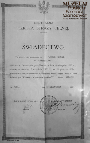 świadectwo (nr 732) ukończenia przez st. str. Michała Jebasa kursu w Centralnej Szkole Straży Celnej w Górze Kalwarii, odbywającego się w terminie 07.09.1927 r. – 21.12.1927 r.