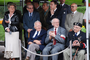 Mieczysław Zygmunt (siedzący pierwszy z prawej) podczas promocji oficerskiej, Koszalin 11 września 2009 r.