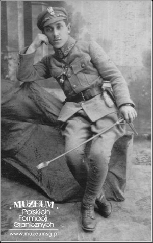 1.Tytuł tematu: Karol Bacz 
2.Opis obrazu: zdjęcie pamiątkowe w mundurze legionisty
3.Data wydarzenia: ok.1918 r.
4.Osoby widoczne: Karol Bacz
5.Hasła przedmiotowe: kadra
6.Opis techniczny: oryginał, czarnobiałe
7.Autor: nieznany
8.Miejsce przechowywania/właściciel: Morski Oddział Straży Granicznej