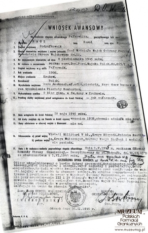 1. Tytuł: wniosek awansowy
2. Treść: wniosek Dowództwa Okręgu Wojskowego II Pomorze o nadanie ppłk. Karolowi Baczowi stopnia pułkownika
3. Hasła przedmiotowe: kadra
4. Wytwórca: Dowództwo Okręgu Wojskowego II Pomorze
5. Czas powstania: 26.11.1945 r.
6. Miejsce sporządzenia: Polska, Gdańsk
7. Materiał i technika wykonania: papier, druk wypełniony pismem maszynowym
8. Wymiary: 21 x 29,5 cm
9. Stan zachowania: dobry
10. Miejsce przechowywania/właściciel: Centralne Archiwum Wojskowe w Warszawie