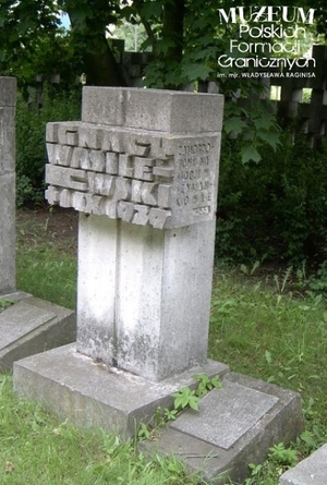 1. Tytuł: nagrobek
2. Opis obrazu: nagrobek Ignacego Wasielewskiego na cmentarzu na Zaspie (Gdańsk)
3. Data wydarzenia: po 1990 r.
4. Osoby widoczne: nie ma
5. Hasła przedmiotowe: kadra
6. Opis techniczny: oryginał, kolorowe
7. Autor: brak danych
8. Miejsce przechowywania/właściciel: Michał Skrzypczak