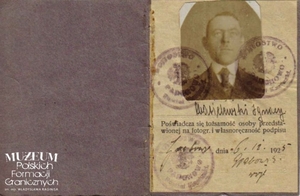 1. Tytuł: dowód tożsamości
2. Treść: dokument poświadczający tożsamość Ignacego Wasielewskiego
3. Hasła przedmiotowe: kadra
4. Wytwórca: Starostwo Parchowo
5. Czas powstania: 1925 r.
6. Miejsce sporządzenia: Parchowo, Polska
7. Materiał i technika wykonania: druk wypełniony pismem odręcznym
8. Wymiary: brak danych
9. Stan zachowania: dobry
10. Miejsce przechowywania/właściciel: Michał Skrzypczak